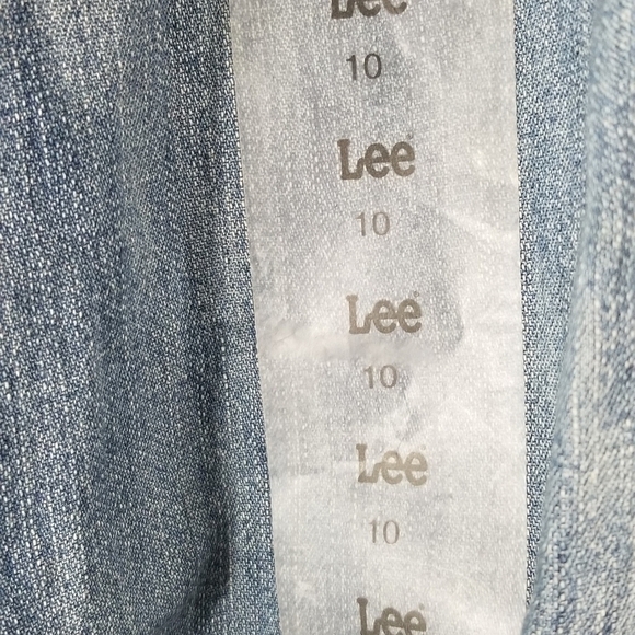 Lee Capri Jean Pants NWT. Light Stone. Size 10 Petite. Side Elastic Retail: $40. - Picture 5 of 9